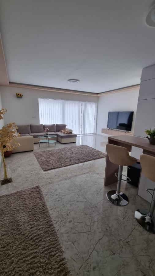 Sarkcsillag Teljes Csaladihaz- Star Complete Family House Daire Segedin Dış mekan fotoğraf
