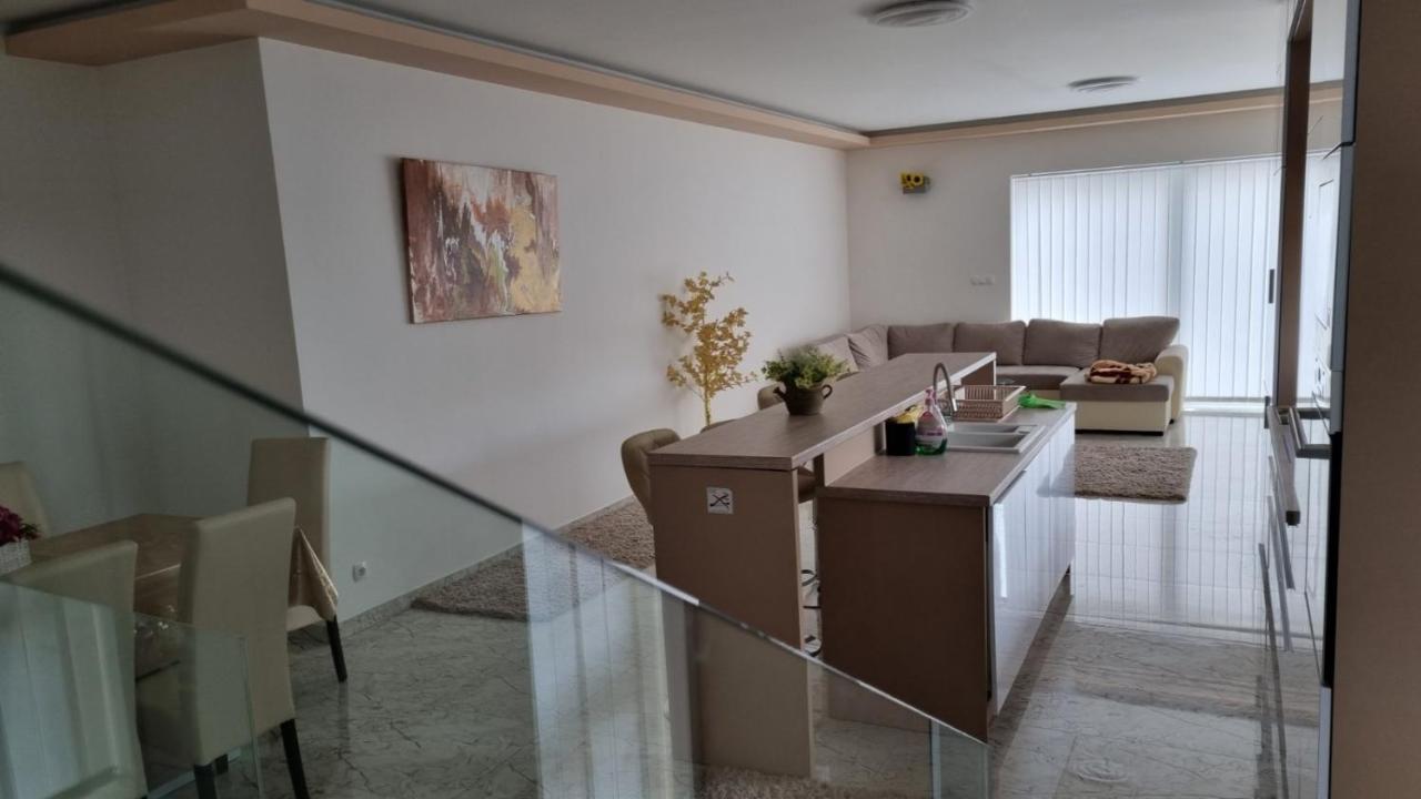 Sarkcsillag Teljes Csaladihaz- Star Complete Family House Daire Segedin Dış mekan fotoğraf