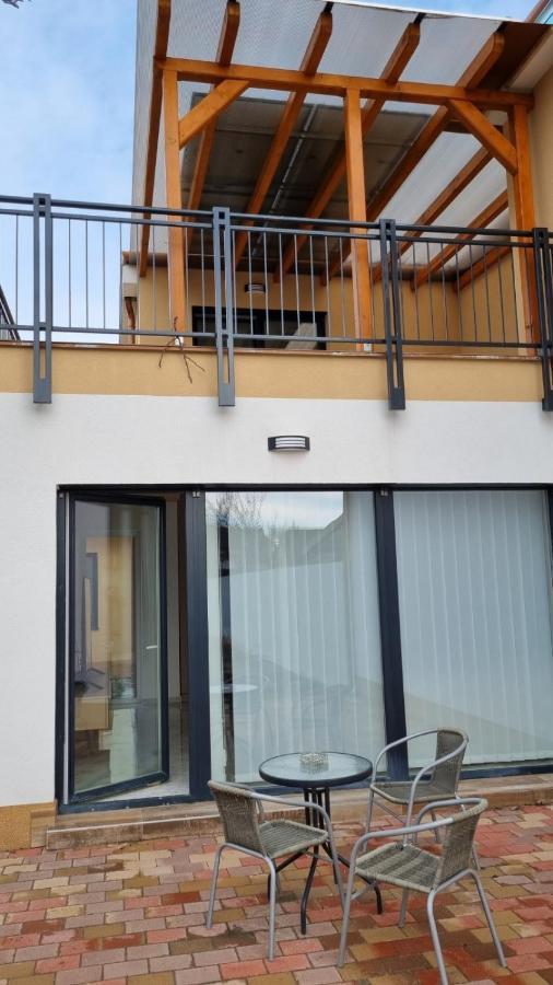 Sarkcsillag Teljes Csaladihaz- Star Complete Family House Daire Segedin Dış mekan fotoğraf