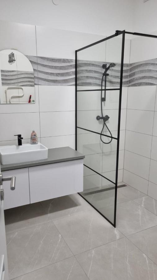 Sarkcsillag Teljes Csaladihaz- Star Complete Family House Daire Segedin Dış mekan fotoğraf