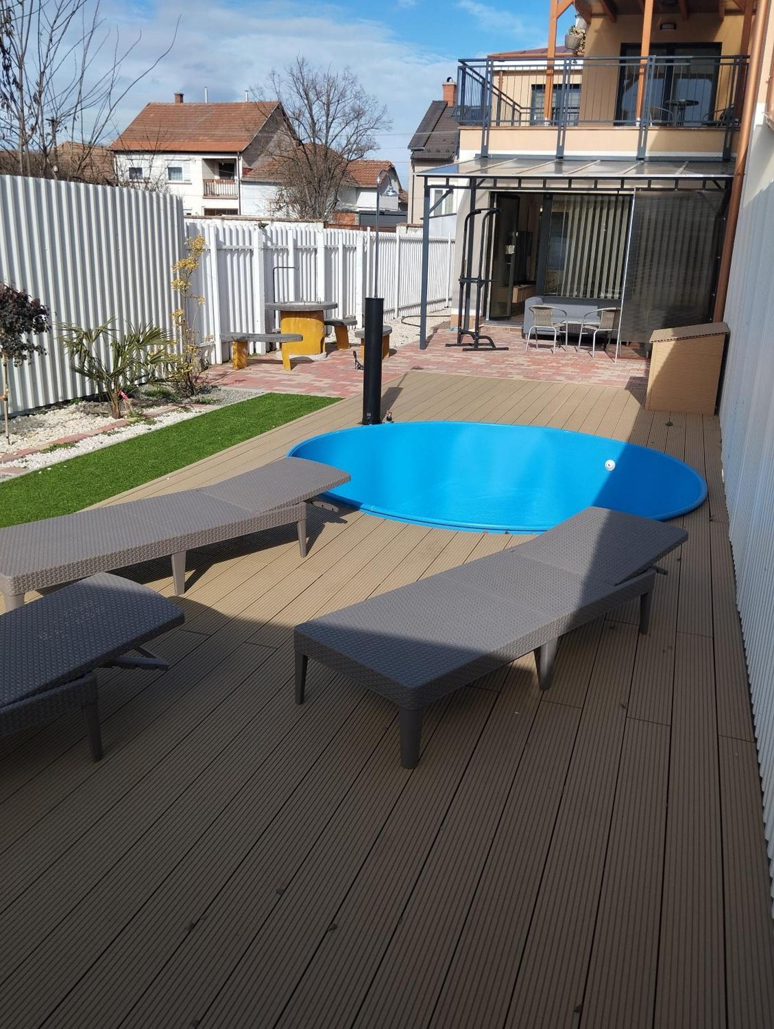 Sarkcsillag Teljes Csaladihaz- Star Complete Family House Daire Segedin Dış mekan fotoğraf
